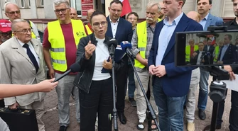 Konferencja prasowa po sesji nadzwyczajnej w Piotrkowie. O sesji i imigrantach (AKTUALIZACJA - FILM)