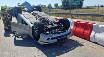 Kolejny wypadek na S8. Kierowca zasnął?