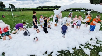 Wakacyjna Ekoprzygoda w Czarnocinie – lato pełne nauki i zabawy