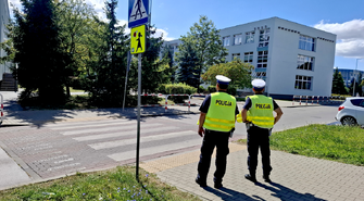 Policja sprawdzała bezpieczeństwo przed "pierwszym dzwonkiem"