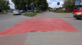 Niedomalowane "zebry" dla pieszych? Nie, to nowe rozwiązanie w Piotrkowie
