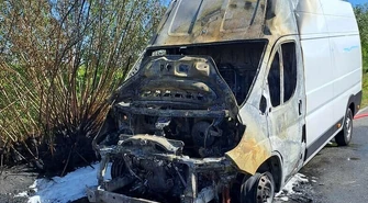 Pożar dostawczaka w Parzniewicach