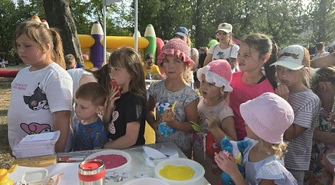 Duże zainteresowanie festynem przed piotrkowską mediateką. Mnóstwo atrakcji dla najmłodszych