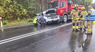 Groźny wypadek na DW473 w Józefowie – droga całkowicie zablokowana