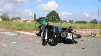 Zderzenie samochodu i motocykla na ul. Haeringa w Piotrkowie