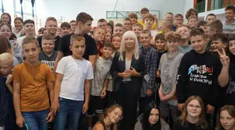 Uczniowie SP w Gorzkowicach spotkali się z  sędzią Anną Marią Wesołowską 