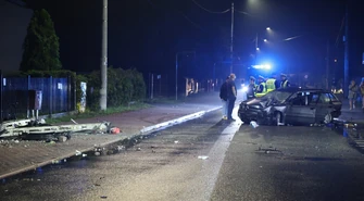 Pijacki rajd zakończony groźnym wypadkiem na Rolniczej. Z auta wysypały się puszki po piwie ZDJĘCIA