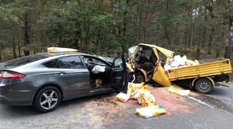 Czołowe zderzenie w Dąbrówce. Lądował LPR ZDJĘCIA