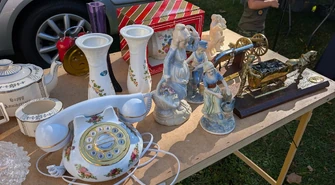 Co  można było kupić na ostatniej w sezonie piotrkowskiej giełdzie staroci? ZDJĘCIA