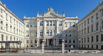 Kierujący spółką powiązaną z PGE i przedsiębiorcy odpowiedzą za korupcję