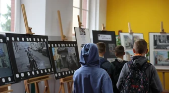 Aktorzy drugoplanowi - zabytki Piotrkowa. Wystawa zagościła w kolejnej szkole