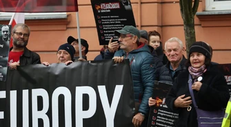 Demonstracja przeciwko wizycie premiera w Piotrkowie