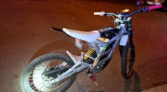 Jechał po chodniku pojazdem elektrycznym. Nie miał prawa jazdy ani OC