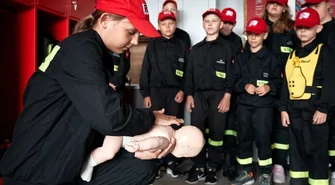 Młodzi strażacy z Łódzkiego zyskają wsparcie! Prawie 300 tys. zł na szkolenia i sprzęt