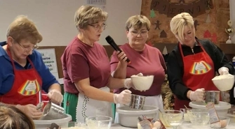 Zapach świąt w Lubiatowie! Mieszkańcy piekli pierniki według dawnych receptur