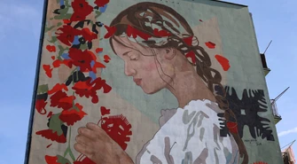 Kolorowe murale odmieniają Piotrków – sztuka, sport i historia na miejskich ścianach