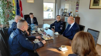 Posterunek w Moszczenicy przejdzie modernizację – spotkanie władz i funkcjonariuszy