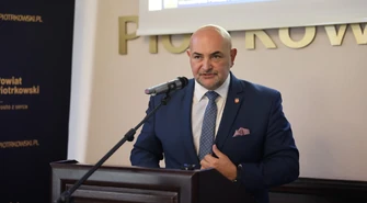 Na tapecie inwestycje drogowe i odśnieżanie dróg. XXI sesja Rady Powiatu Piotrkowskiego