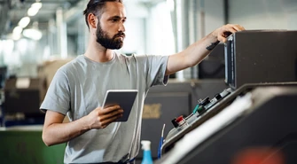 Jak nowoczesne technologie wspierają rozwój przemysłu metalowego