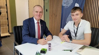 Gmina Gorzkowice stawia na ekologię – podpisano umowę na usuwanie azbestu