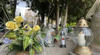 Znicze giną, a mieszkańcy bezradni. „Pozostaje tylko wierzyć w uczciwość ludzi”