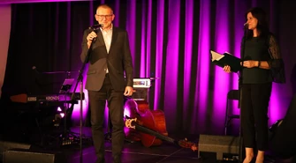 Wyjątkowy wieczór w Mediatece. Poznaj wiersz, który wygrał Rubinową Hortensję