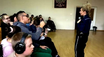 Policjanci mówili o bezpieczeństwie i szacunku uczniom SOSW w Piotrkowie