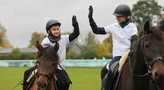 Niezapomniane Mikołajki wśród koni, alpak i zimowych atrakcji w Bogusławicach