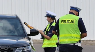Policjanci po służbie zatrzymali nietrzeźwego kierowcę.  Miał 2,5 promila, zakaz prowadzenia i wiózł 8-letnie dziecko