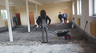 Trwa modernizacja Domu Ludowego w Woli Rokszyckiej