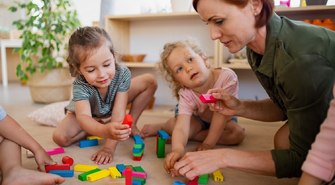 Pomagaj najmłodszym w ich rozwoju! Wybierz studia podyplomowe WWR