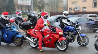 Motomikołaje odwiedzili dzieci z Piotrkowskiego Domu Dziecka