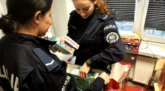 Policjanci spełnili mikołajkowe marzenia dzieci z Domu Dziecka