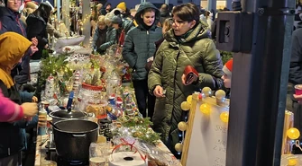 Świąteczna atmosfera na Jarmarku Bożonarodzeniowym w Moszczenicy. Poznaliśmy maskotkę gminy ZDJĘCIA