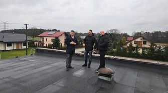 Gmina Kamieńsk. Remont dachu świetlicy zakończony