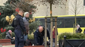 Wymachiwał nożem przy centrum przesiadkowym. Został zatrzymany ZDJĘCIA