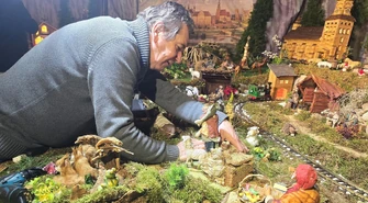 Kolejarze z Piotrkowa od ćwierć wieku budują ruchomą szopkę