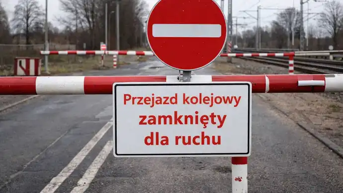 Czasowe zamknięcia przejazdów kolejowych w Longinówce i Gorzkowicach. Sprawdź terminy i objazdy