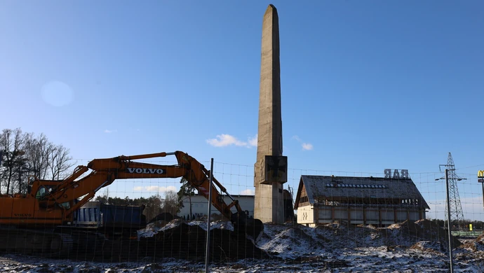 Co dalej z pomnikiem w Polichnie?