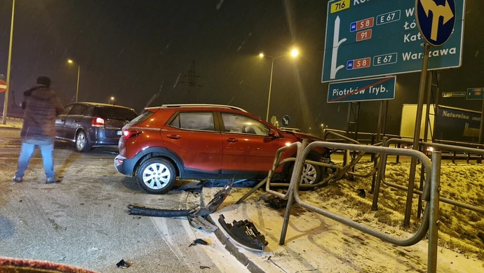 Groźnie na skrzyżowaniu Rakowskiej i Życzliwej
