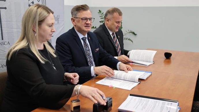 Ponad milion złotych dla szkół w Srocku, Jarostach i Babach