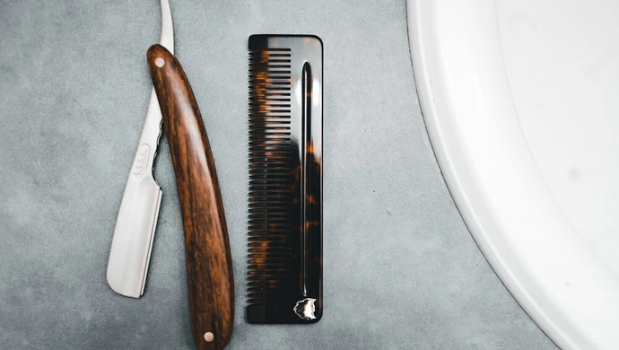 Brzytwa w dłoni: Jak opanować najwyższy stopień wtajemniczenia i nie zostać „ofiarą” własnej łazienki?