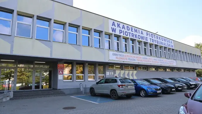 Akademia Piotrkowska szuka pracownika. Atrakcyjne wynagrodzenie