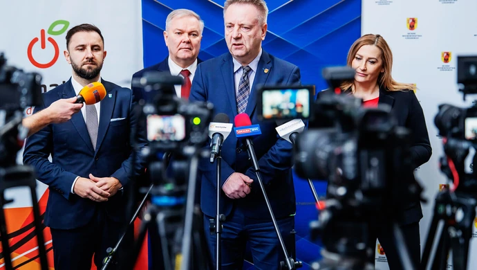 Samorządy z województwa łódzkiego murem za elektrownią atomową w Bełchatowie