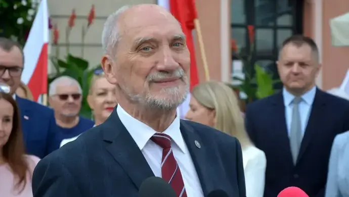 Wniosek o uchylenie immunitetu Antoniemu Macierewiczowi ws. znieważenia kierownictwa SKW