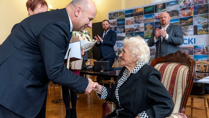 Zofia Biernacka odebrała tytuł „Zasłużony dla Miasta Tomaszowa Mazowieckiego”