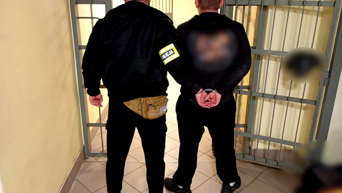 Wpadł w poślizg i dachował…był nietrzeźwy