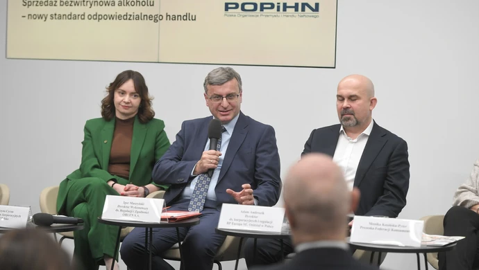 Branża paliwowa prezentuje koncepcję sprzedaży bezwitrynowej na stacjach benzynowych