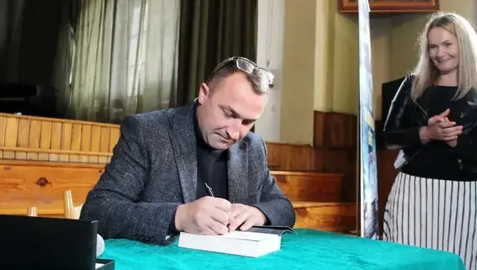 „Wampir z Woźnickich Dołów” – nowy kryminał Konrada Chęcińskiego