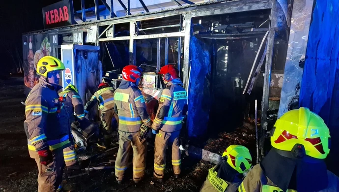 Wybuch gazu i pożar w Korytnicy. Kobieta z rozległymi poparzeniami ZDJĘCIA